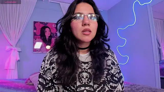 HollyPeach online show from January 2026 04:31:02 PM