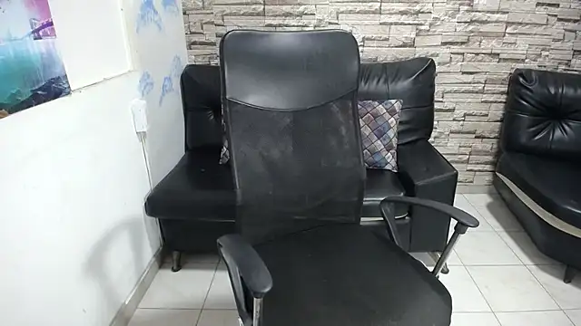 Snapshot of rom_weasley chatting on October 2025 11:02:01 AM rom weasley online show from October 2025 11:02:01 AM