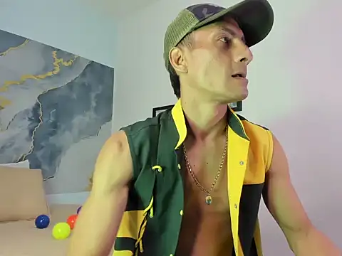 latin crissex online show from November 2025 11:54:01 AM