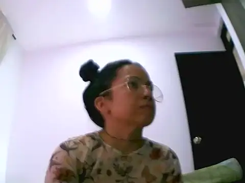 chiarafus0 online show from November 2025 05:59:01 PM