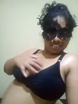 Expose Queen online show from March 2026 06:24:01 PM