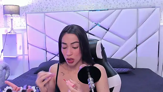 Snapshot of GabbiePrice chatting on May 2026 12:31:02 PM GabbiePrice online show from May 2026 12:31:02 PM