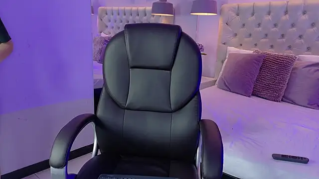 AshleyGinger  online show from November 2025 02:50:02 PM