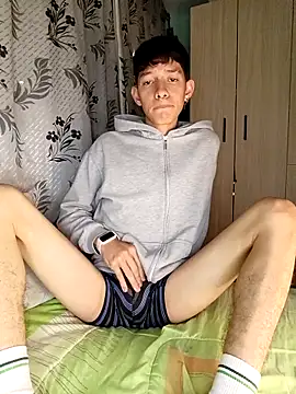 heyy noah11 online show from December 2025 02:08:02 AM