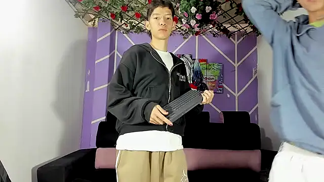 heyy noah11 online show from February 2026 01:10:01 PM