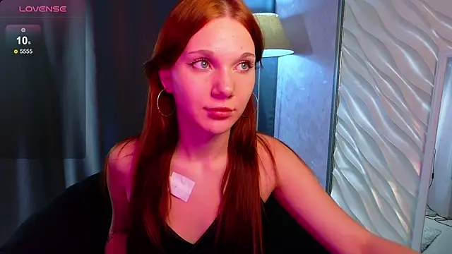 Snapshot of MargoViento chatting on November 2025 09:04:01 PM MargoViento online show from November 2025 09:04:01 PM