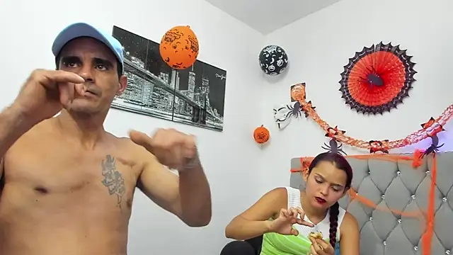 Sofi And Santy online show from November 2025 01:19:02 AM