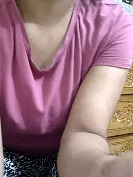 Tanha18 online show from November 2025 05:44:02 PM