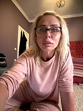 ElenabonyX online show from November 2025 07:35:01 PM