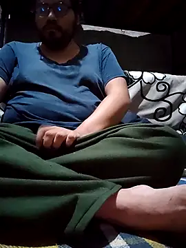 axel-spr online show from October 2025 04:48:01 AM