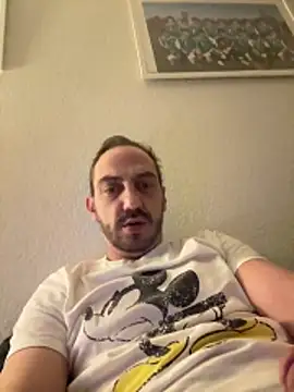 Snapshot of AlexGogo23 chatting on February 2026 01:12:01 AM AlexGogo23 online show from February 2026 01:12:01 AM