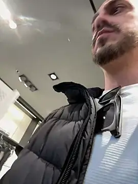 Snapshot of AlexGogo23 chatting on March 2026 01:28:01 PM AlexGogo23 online show from March 2026 01:28:01 PM