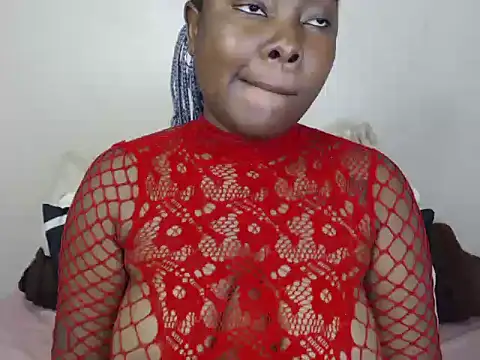 Yolaqueen04 online show from October 2025 04:33:01 PM