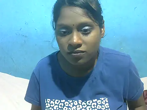 Indiansmiley01 online show from January 2026 05:27:02 PM