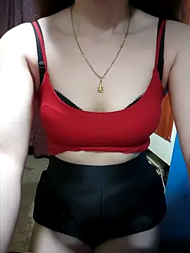 LeanaLy online show from October 2025 01:53:02 AM