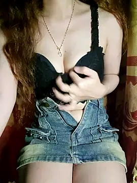 LinaCii online show from October 2025 05:44:02 AM