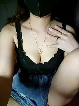 LinaCii online show from October 2025 03:07:02 AM