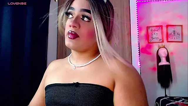 Snapshot of Sofiabigcock22 chatting on February 2026 04:18:02 AM Sofiabigcock22 online show from February 2026 04:18:02 AM