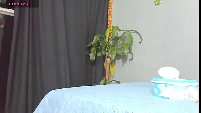 Snapshot of Sharlott_smith chatting on October 2025 11:46:01 PM Sharlott smith online show from October 2025 11:46:01 PM