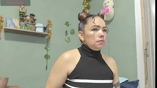 Snapshot of Sharlott_smith chatting on October 2025 07:54:02 PM Sharlott smith online show from October 2025 07:54:02 PM