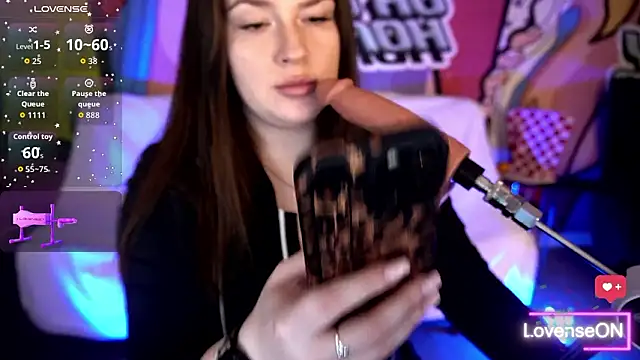 Snapshot of AliceOfWondersS chatting on February 2026 08:24:02 AM AliceOfWondersS online show from February 2026 08:24:02 AM