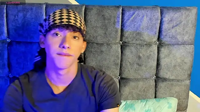 Snapshot of kalet-skinny chatting on November 2025 02:17:01 PM kalet-skinny online show from November 2025 02:17:01 PM