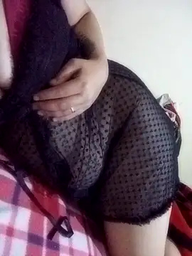 Mia-mrocia online show from October 2025 11:23:01 PM