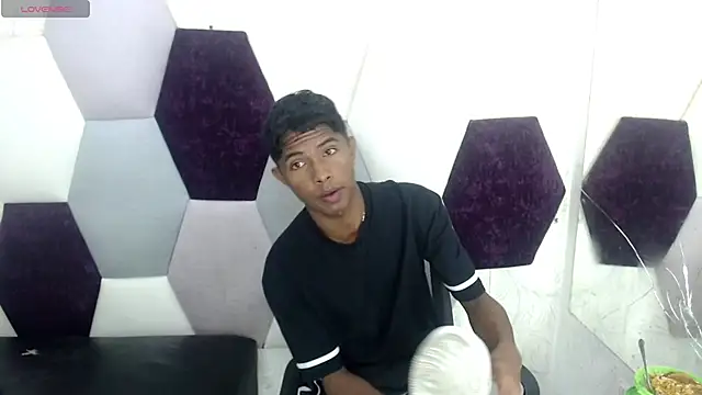 Snapshot of Mick_storm chatting on February 2026 01:04:01 PM Mick storm online show from February 2026 01:04:01 PM