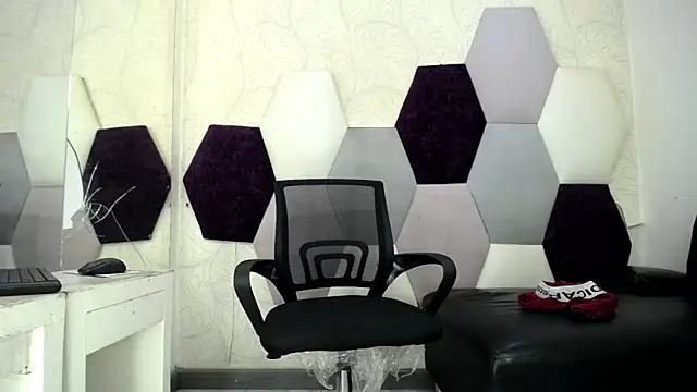 Snapshot of Mick_storm chatting on February 2026 07:45:02 PM Mick storm online show from February 2026 07:45:02 PM