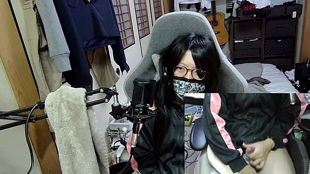 Snapshot of harinyanxxx chatting on February 2026 09:29:02 PM harinyanxxx online show from February 2026 09:29:02 PM