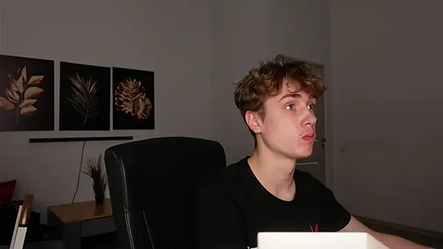 Nathan Rusu online show from November 2025 09:36:01 PM