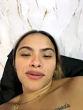 safadinhaquenteW online show from November 2025 04:13:02 PM