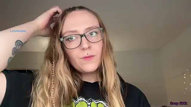 Snapshot of Pattyworld69 chatting on April 2026 10:51:02 PM Pattyworld69 online show from April 2026 10:51:02 PM