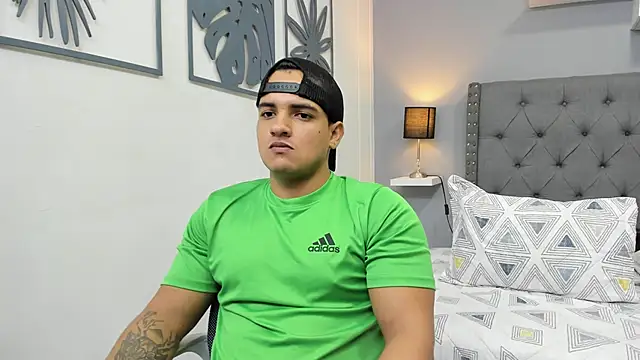 violeta and maxx online show from November 2025 12:13:01 AM