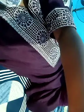 HOTTY CUTI online show from May 2026 05:29:02 PM