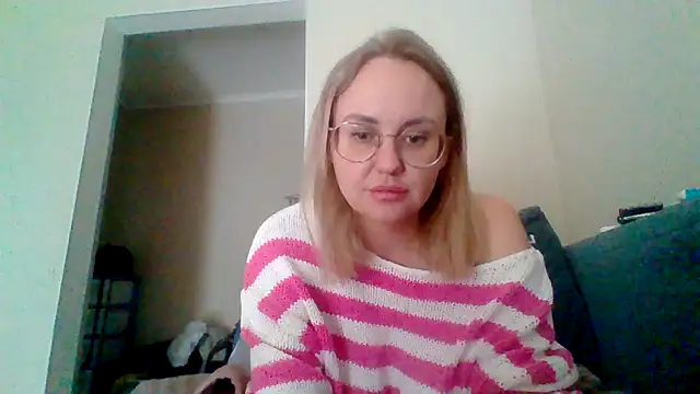 Snapshot of AmyDelamonico chatting on October 2025 08:58:01 AM AmyDelamonico online show from October 2025 08:58:01 AM