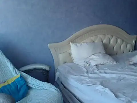 LuckyLisa23 online show from October 2025 09:42:01 AM