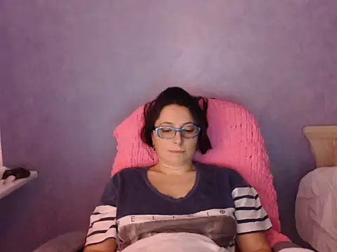 Snapshot of LuckyLisa23 chatting on February 2026 11:48:01 PM LuckyLisa23 online show from February 2026 11:48:01 PM