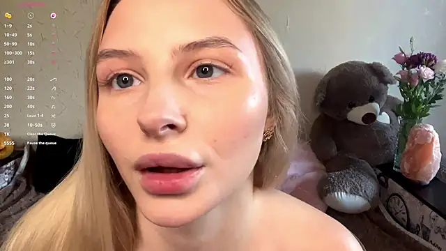 VictoriaMystery online show from November 2025 01:02:01 PM