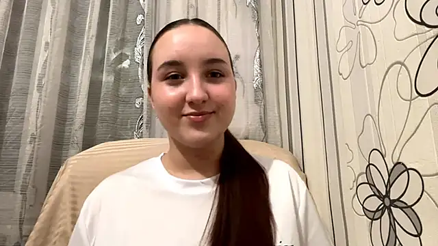 Snapshot of DaisyMolly chatting on October 2025 08:52:02 PM DaisyMolly online show from October 2025 08:52:02 PM