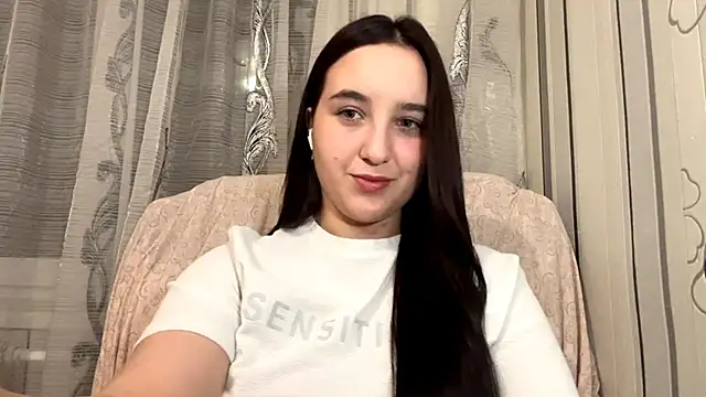 Snapshot of DaisyMolly chatting on November 2025 09:58:01 PM DaisyMolly online show from November 2025 09:58:01 PM