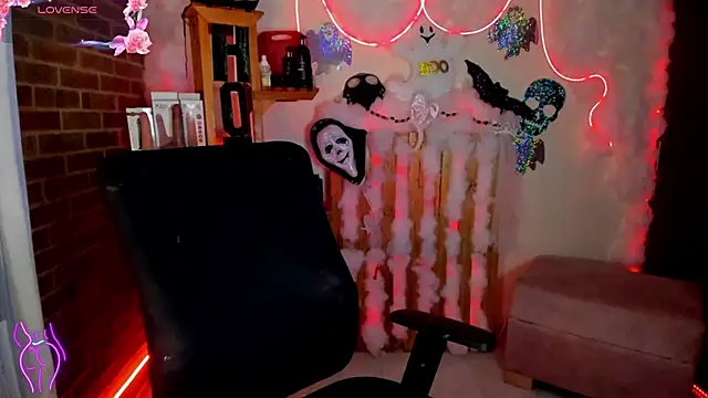 Lizz martins online show from October 2025 01:35:01 AM