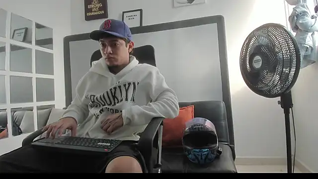 Sky Wild online show from November 2025 08:33:02 PM