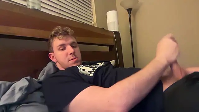 Snapshot of eddieeeeee1232 chatting on December 2025 05:14:01 AM eddieeeeee1232 online show from December 2025 05:14:01 AM