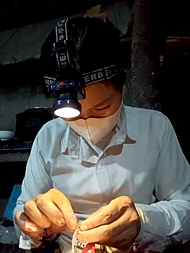 Snapshot of nat-tri chatting on November 2025 12:15:01 PM nat-tri online show from November 2025 12:15:01 PM