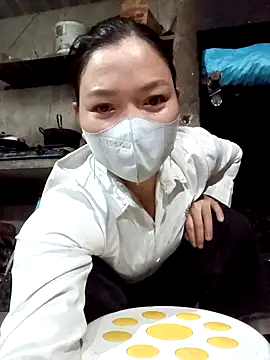 Snapshot of nat-tri chatting on November 2025 02:17:01 PM nat-tri online show from November 2025 02:17:01 PM