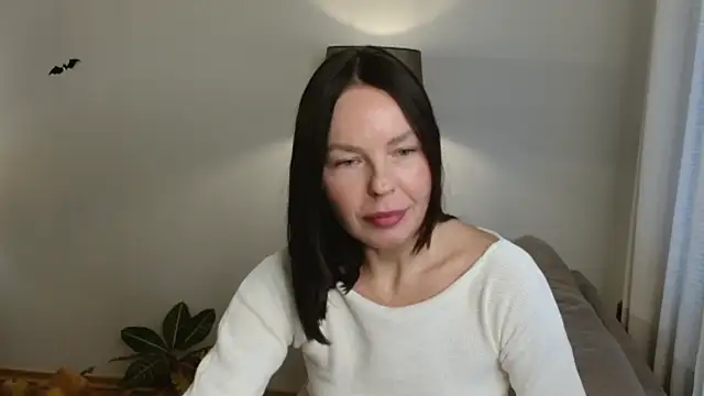 LittleNicolee online show from October 2025 01:23:02 PM