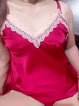 Snapshot of YiyinLy chatting on June 2026 01:52:02 AM YiyinLy online show from June 2026 01:52:02 AM