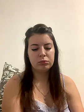 MiraCastellon online show from November 2025 11:32:02 AM