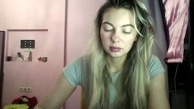 Snapshot of Sygream chatting on October 2025 06:42:02 PM Sygream online show from October 2025 06:42:02 PM